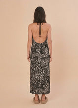 Laad de afbeelding in de Gallery-viewer, Model Back: Uv Line Maxi Dresses High-Neck Dress Asas Upf50+
