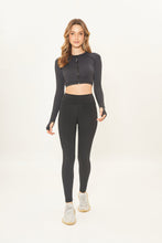 Laad de afbeelding in de Gallery-viewer, Model Front: Uv Line Fitness Bottom Legging Fit Aspen Black Upf50+

