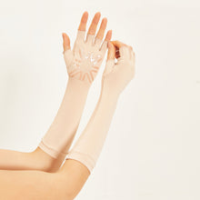 Laad de afbeelding in de Gallery-viewer, Image 04: Uv Line Glove Long Gloves Uni Beige Upf50+
