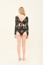 Laad de afbeelding in de Gallery-viewer, Image 07: Uv Line One-Piece Marina Shine Preto Malva
