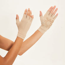 Laad de afbeelding in de Gallery-viewer, Image 05: Uv Line Glove Meduim Gloves Long Fingerss Uni Beige Upf50+
