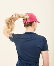 Laad de afbeelding in de Gallery-viewer, Beach Tennis Cap Fuchsia UPF50+

