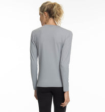 Laad de afbeelding in de Gallery-viewer, Model Back: Uv Line Rash Guard Camiseta Uvpro Ml Cinza Upf50+
