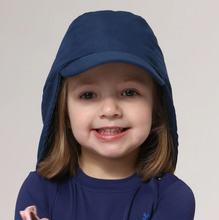 Laad de afbeelding in de Gallery-viewer, Model Front: Uv Line Flap Hat Cap Leg Basic Kids Imp Inf Marinho
