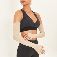 Laad de afbeelding in de Gallery-viewer, Image 02: Uv Line Glove Extra Long Glove Chocolate Upf50+
