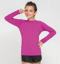 Laad de afbeelding in de Gallery-viewer, Model Front: Uv Line Rash Guard Kids Fpu50+ Uvpro Long Sleeve T-Shirt Pink Uv
