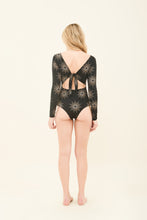 Laad de afbeelding in de Gallery-viewer, Image 07: Uv Line One-Piece Marina Shine Preto Malva
