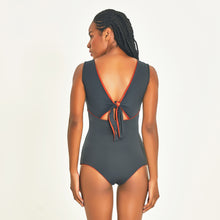 Laad de afbeelding in de Gallery-viewer, Image 08: Uv Line One-Piece Mirela Ferrugem Upf50+
