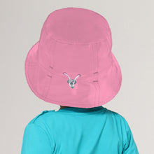 Laad de afbeelding in de Gallery-viewer, Model Back: Uv Line Bucket Hat Napoli Basic Kids Rosa Chiclete Upf50+
