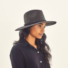Laad de afbeelding in de Gallery-viewer, Image 04: Uv Line Floppy Hat Saint Germain Preto Upf50+
