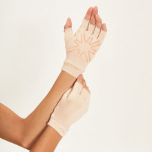Laad de afbeelding in de Gallery-viewer, Image 05: Uv Line Glove Short Glove Chocolate Upf50+
