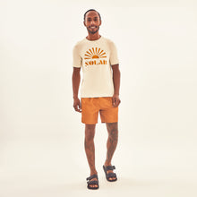 Laad de afbeelding in de Gallery-viewer, Model Front: Uv Line Fitness Top T-Shirt Solar Off White Upf50+
