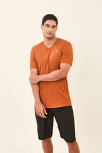 Laad de afbeelding in de Gallery-viewer, Gallery: Uv Line T-Shirt For Men T-Shirt Sport Fit Caramelo Upf50+
