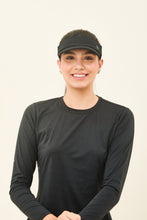 Laad de afbeelding in de Gallery-viewer, Model Front: Uv Line Visor Visor Elastic Preto Upf50+
